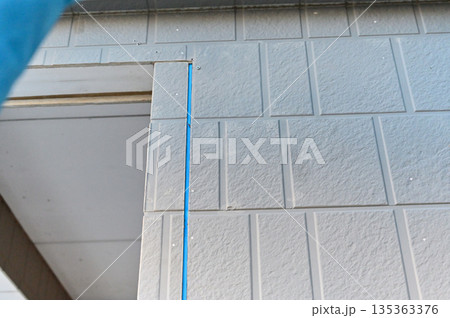 住宅の外壁 コーキング・シーリングの打ち直し 充填 下地処理 外壁塗装工事 リフォーム 住宅の外壁 コーキング・シーリングの打ち直し 充填 下地処理 外壁塗装工事 リフォーム 135363376