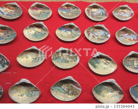 貝合わせ ハマグリに描かれた絵 貝合わせ ハマグリに描かれた絵 135364043