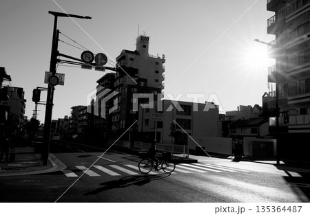 大阪市の交差点 135364487