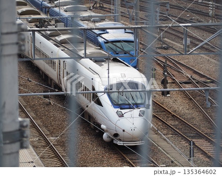電車 電車 135364602