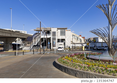 JR九州春日駅とクローバープラザのモニュメント 135364747
