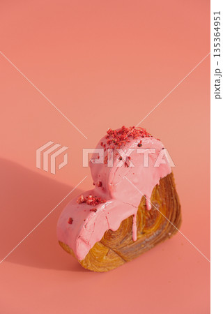 Heart shaped strawberry berry croissant on pink background with copy space. Puff pastry new trendy sweet dessert bakery. Creamy dough Heart shaped strawberry berry croissant on pink background with copy space. Puff pastry new trendy sweet dessert bakery. Creamy dough 135364951