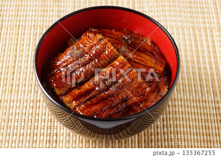 おいしい鰻丼 135367255