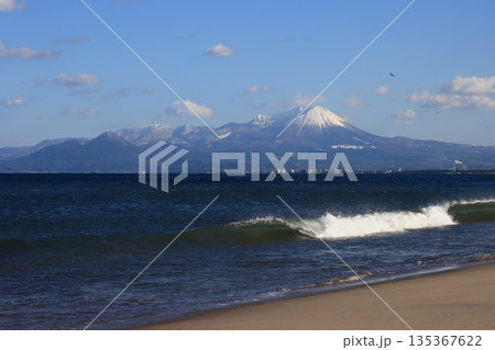 冬の美保湾 135367622