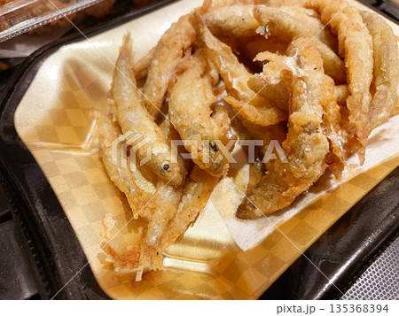 ワカサギの唐揚げ ワカサギの唐揚げ 135368394