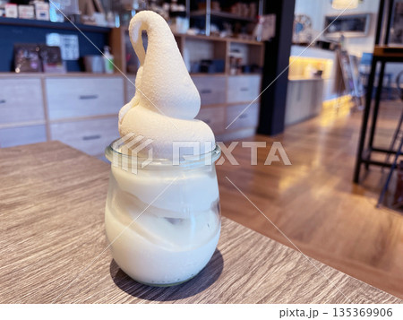 ミルクソフトクリーム 135369906