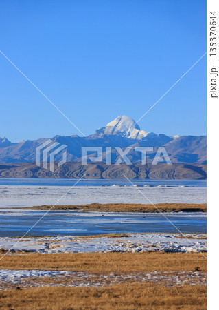 Mount Kailash and mapang yongcuo landscape in tibet, China Mount Kailash and mapang yongcuo landscape in tibet, China 135370644
