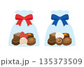 袋に入ったバレンタインチョコレートのイラスト素材 135373509
