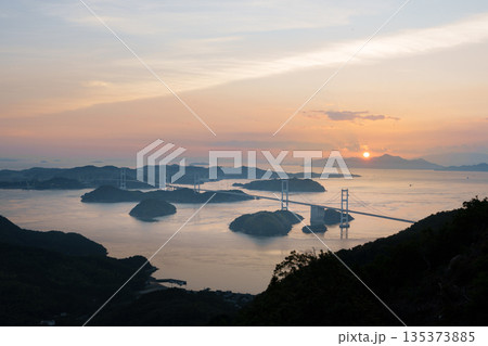 亀老山展望公園から見た来島海峡大橋 亀老山展望公園から見た来島海峡大橋 135373885