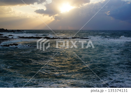 冬の日本海 135374131