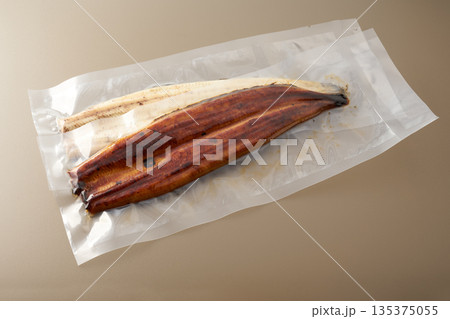 うなぎの白焼きと蒲焼 イメージ うなぎの白焼きと蒲焼 イメージ 135375055