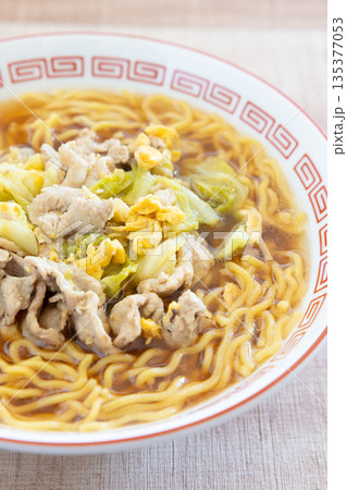 美味しい豚キャベツのせ醤油ラーメン 美味しい豚キャベツのせ醤油ラーメン 135377053