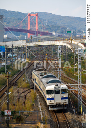 若戸大橋をバックに走る通勤電車〜JR九州415系交直流電車 若戸大橋をバックに走る通勤電車〜JR九州415系交直流電車 135377777