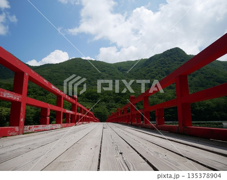 木造の橋 135378904