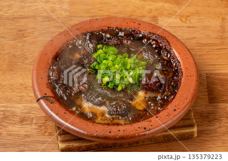 どて煮 味噌で煮込んだ名古屋名物の郷土料理 135379223