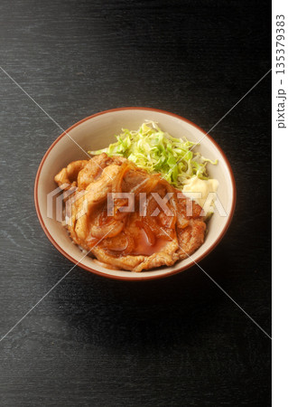 生姜焼き丼 生姜焼き丼 135379383
