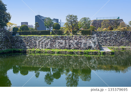 大分市役所と府内城址 大分市役所と府内城址 135379695