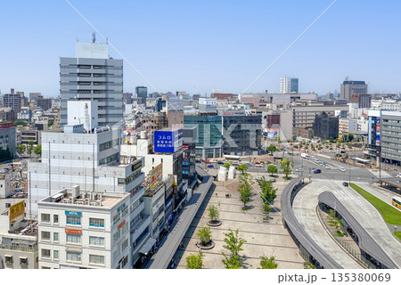 大分駅前ロータリーと市街地 大分駅前ロータリーと市街地 135380069