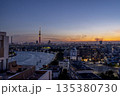 夕暮れの隅田川と東京スカイツリー、遠景の花火 135380730