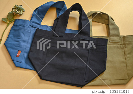 色違い帆布の手作りマルシェバッグ 135381015