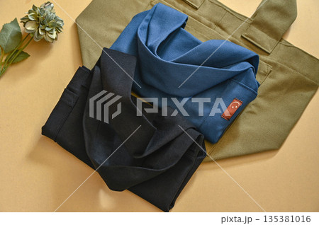 色違い帆布の手作りマルシェバッグ 135381016