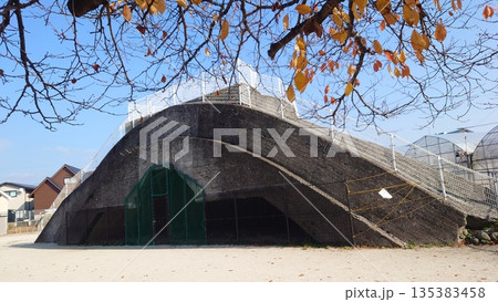 掩体壕　掩体壕跡　戦争遺構  (長崎県大村市／下原口公園) 135383458