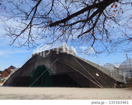 掩体壕　掩体壕跡　戦争遺構  (長崎県大村市／下原口公園) 135383461