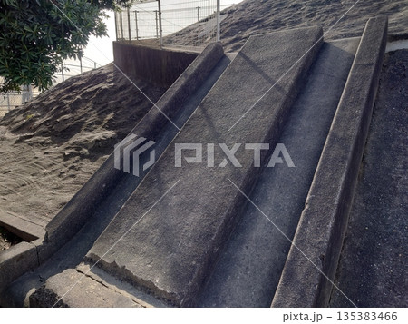 掩体壕 掩体壕跡 戦争遺構 (長崎県大村市/下原口公園) 掩体壕 掩体壕跡 戦争遺構 (長崎県大村市/下原口公園) 135383466