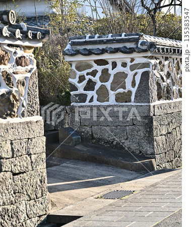 五色塀（草場小路・長崎県大村市） 135383547