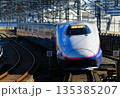 陸奥路へ向けて…　東北新幹線・大宮駅に入線する『E2系』新幹線 135385207