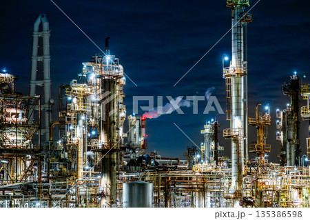 三重 四日市の工場夜景（大正橋付近） 135386598