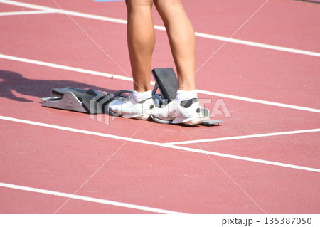 陸上競技 135387050
