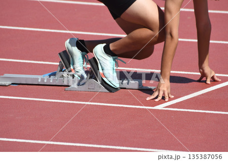 陸上競技 135387056
