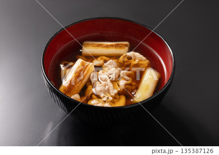 つけ汁（焼ネギ　豚肉） 135387126