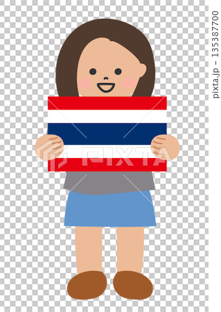 タイの国旗を両手で持つ子ども タイの国旗を両手で持つ子ども 135387700