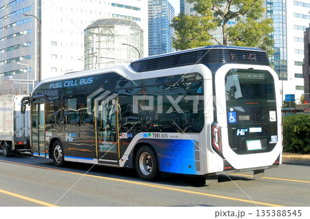 水素燃料電池バス　イメージ 135388545