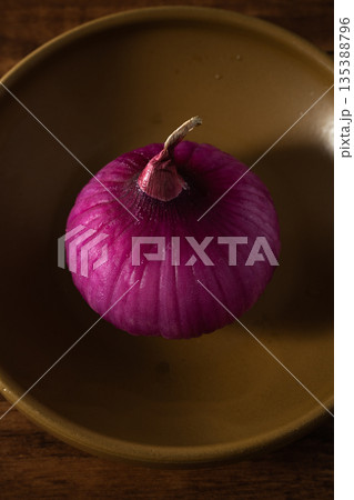 onion onion 135388796
