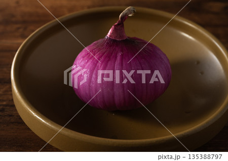 onion onion 135388797