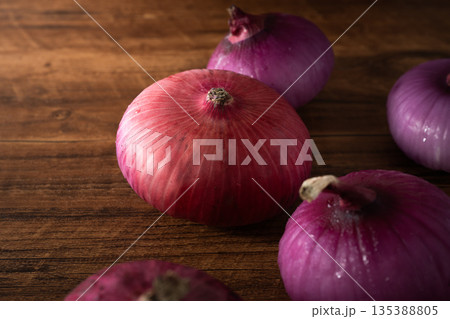 onion onion 135388805