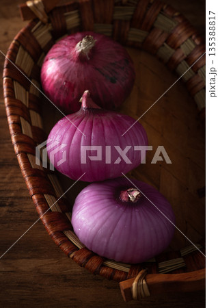 onion onion 135388817