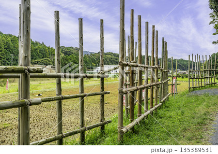 設楽原決戦場　馬防柵　愛知県新城市 135389531