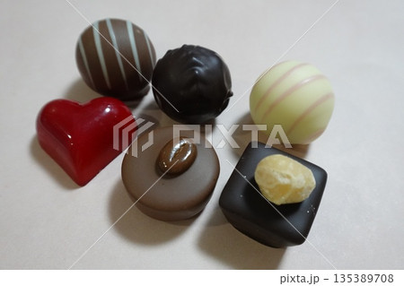 バレンタイン 135389708