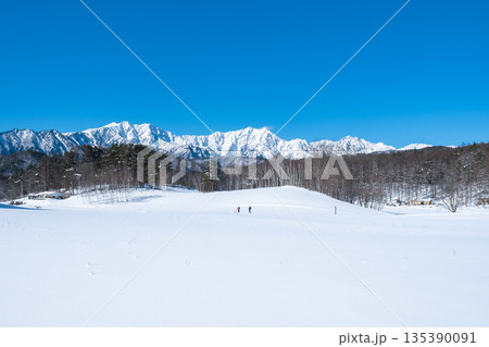 中山高原・スノートレッキング （北アルプスの眺め） 135390091