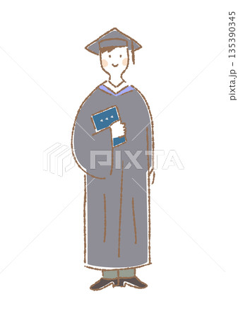 アカデミックガウンを着て立つ男性のイラスト 135390345