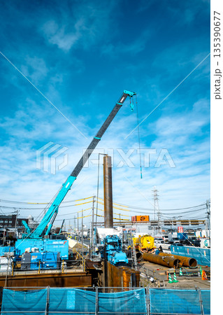 橋の架け替え工事 新河岸川 川越市 2025.12　タテ ライトカラー 135390677