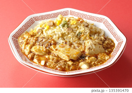 麻婆豆腐餡かけ炒飯 麻婆豆腐餡かけ炒飯 135391470