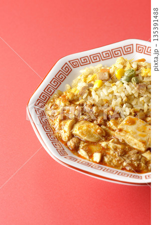 麻婆豆腐餡かけ炒飯 麻婆豆腐餡かけ炒飯 135391488