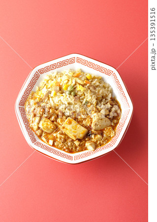 麻婆豆腐餡かけ炒飯 麻婆豆腐餡かけ炒飯 135391516