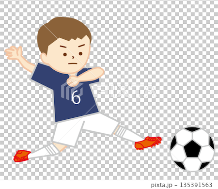 サッカーの試合でボールをカットする男の子 135391563