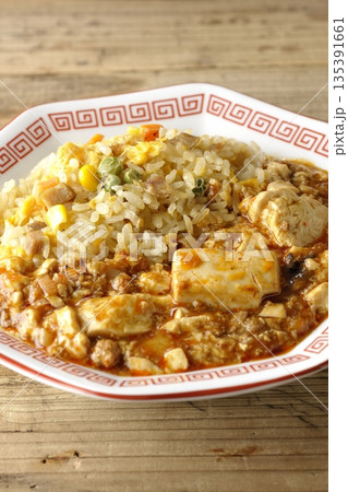 麻婆豆腐餡かけ炒飯 麻婆豆腐餡かけ炒飯 135391661